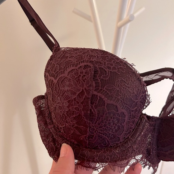 Victoria’s Secret Lace Bra - Picture 3 of 3